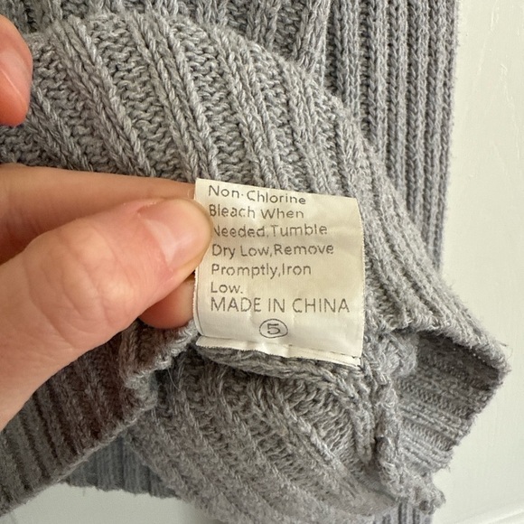 Shein Gray Ribbed Knit Cropped Sweater Size S - Picture 8 of 9